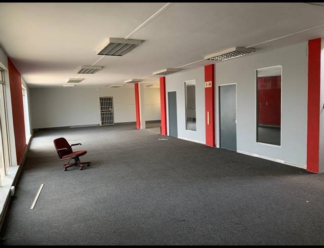1,900M² WAREHOUSE TO LET IN WYNBERG